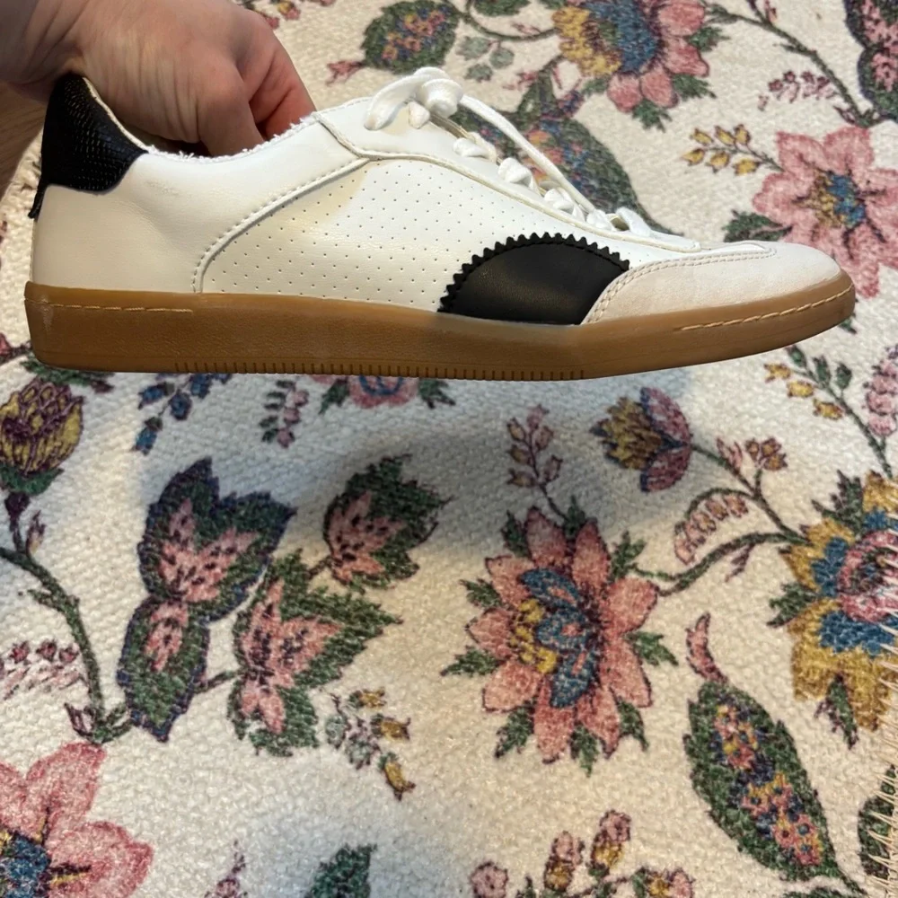 Dolce Vita Black and White Sneakers - Picture 9 of 12